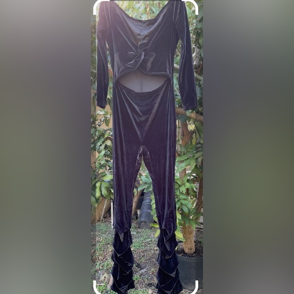 ✨⚡️💥Black Velvet Catsuit with Stacked Legs - Picture 12 of 14